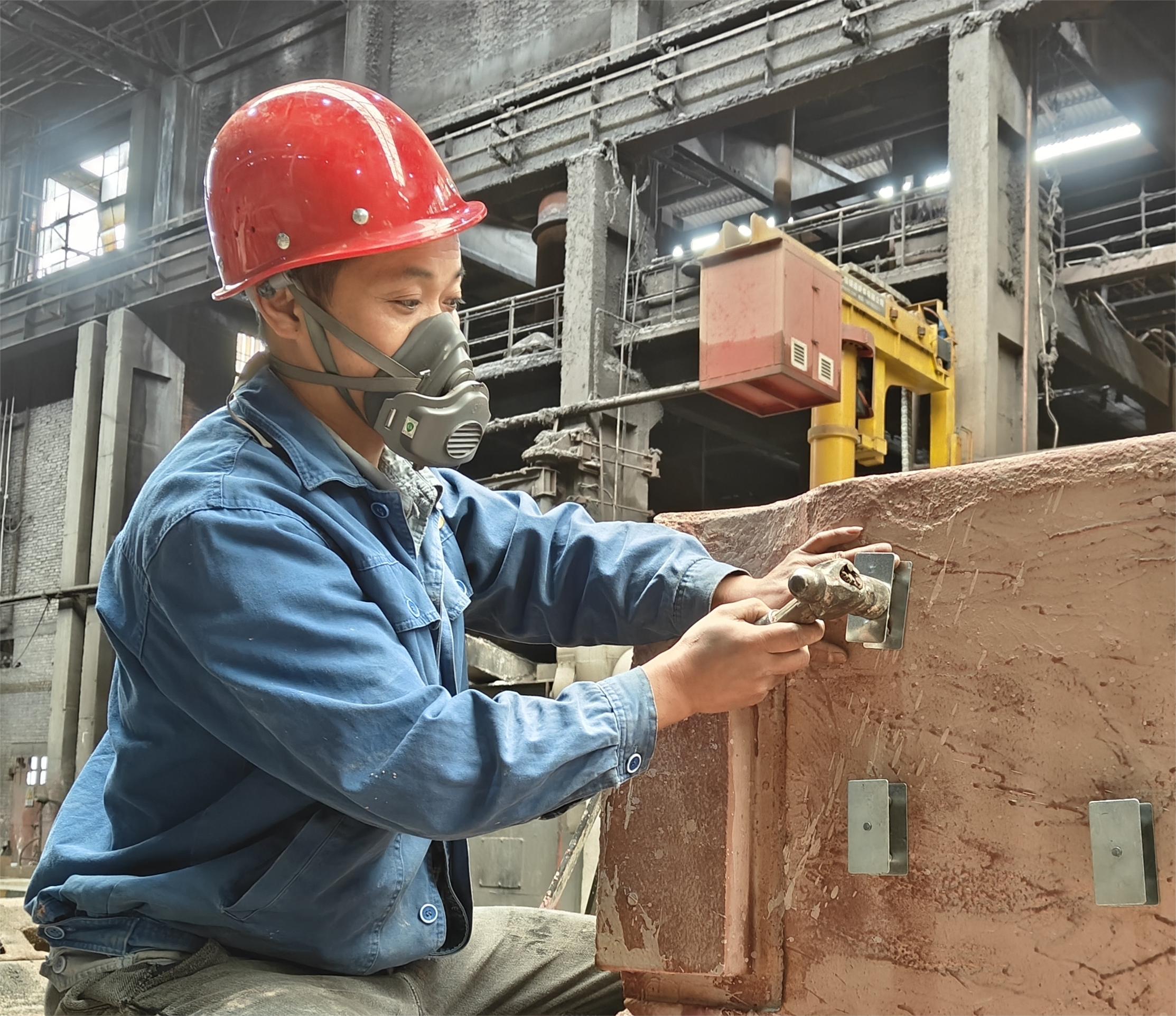 【身边模范】杨大江：专心做事创业，，，，，塑“造”精彩人生